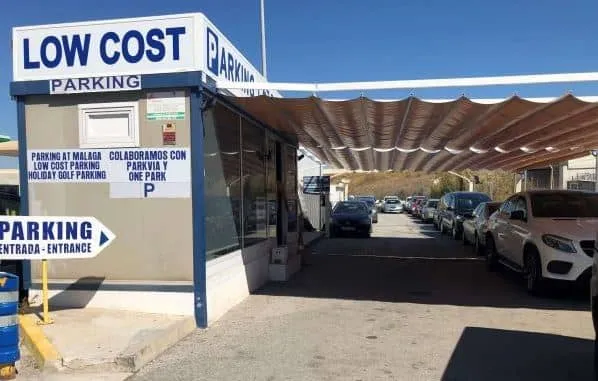 Low Cost Parking M&aacute;laga Valet